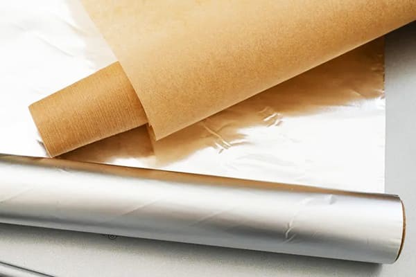 aluminum-foil-vs-parchment-paper